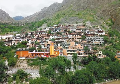 汇聚磅礴之力 书写大爱真情——东西部扶贫协作和中央单位定点扶贫凯发k8工作综述