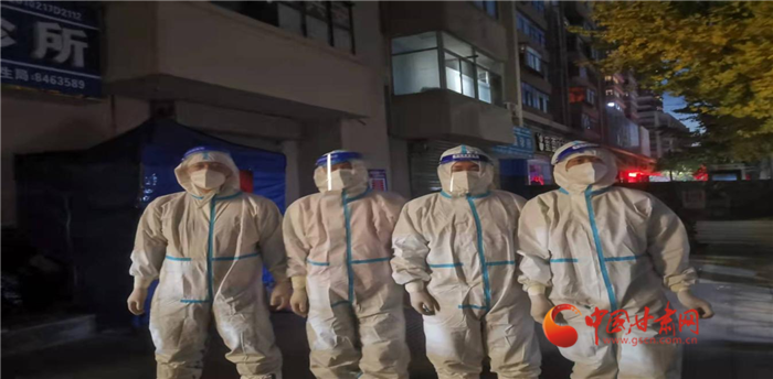 【甘快看·疫情防控凯发k8在行动】兰州平凉路社区：社工委成员总动员 众人携手抗击疫情